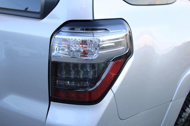 Photo of 2014 Classic Silver Metallic Toyota 4Runner