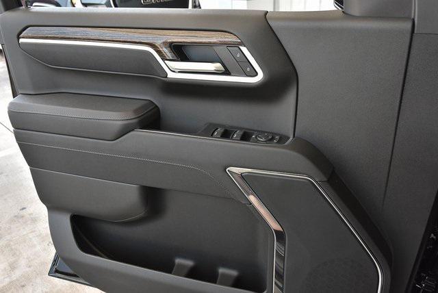Photo of 2025 Onyx Black GMC Sierra 1500