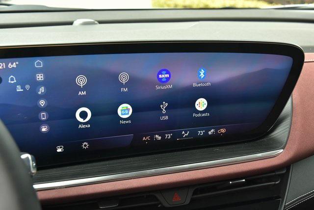 Photo of 2025 Summit White Buick Envision