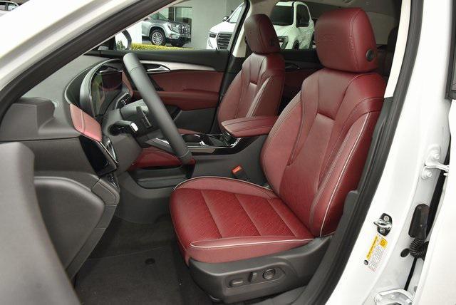 Photo of 2025 Summit White Buick Envision