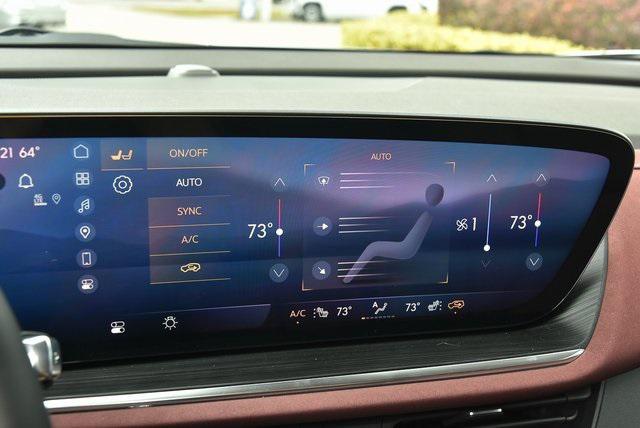 Photo of 2025 Summit White Buick Envision