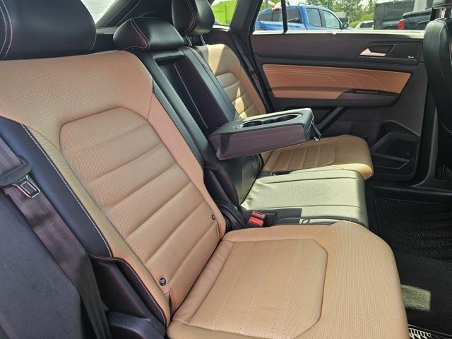 Photo of 2022 Deep Black Pearl Volkswagen Atlas Cross Sport