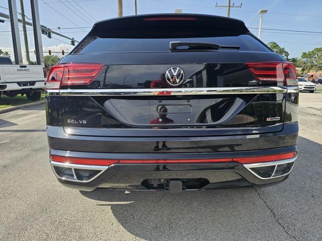 Photo of 2022 Deep Black Pearl Volkswagen Atlas Cross Sport