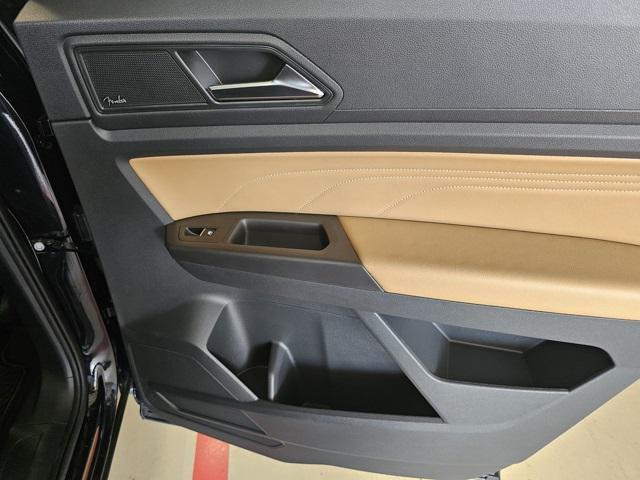 Photo of 2022 Deep Black Pearl Volkswagen Atlas Cross Sport