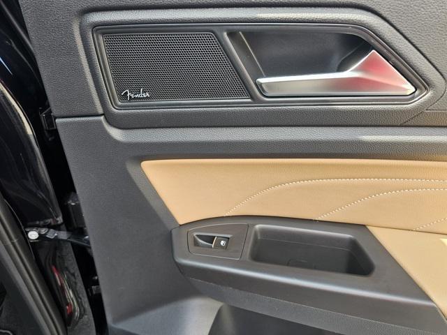 Photo of 2022 Deep Black Pearl Volkswagen Atlas Cross Sport