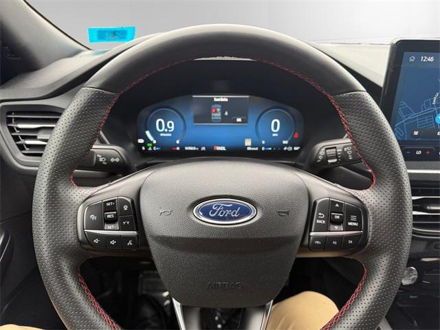 Photo of 2023 Star White Metallic Tri-Coat Ford Escape