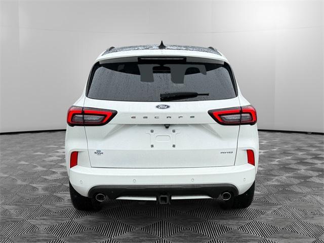 Photo of 2023 Star White Metallic Tri-Coat Ford Escape