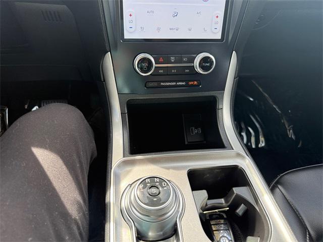 Photo of 2023 Rapid Red Metallic Tinted Clearcoat Ford Edge