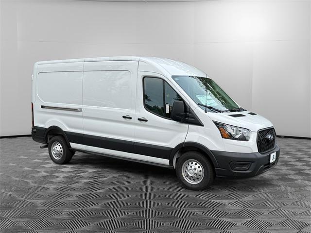 Photo of 2025 Oxford White Ford Transit-250
