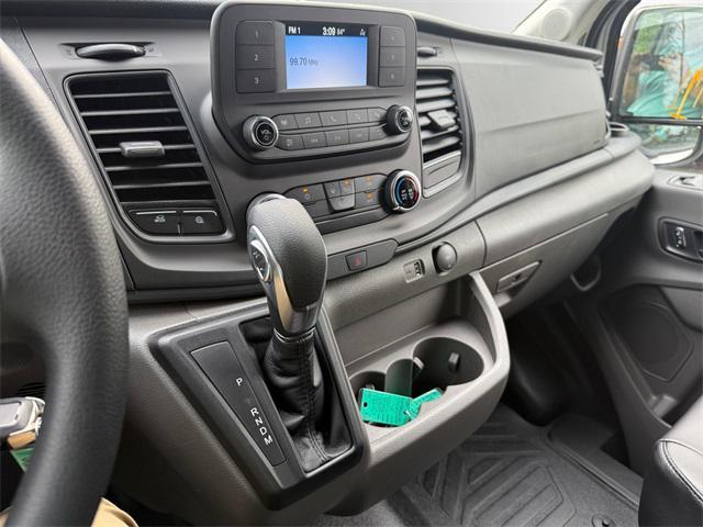 Photo of 2025 Oxford White Ford Transit-250
