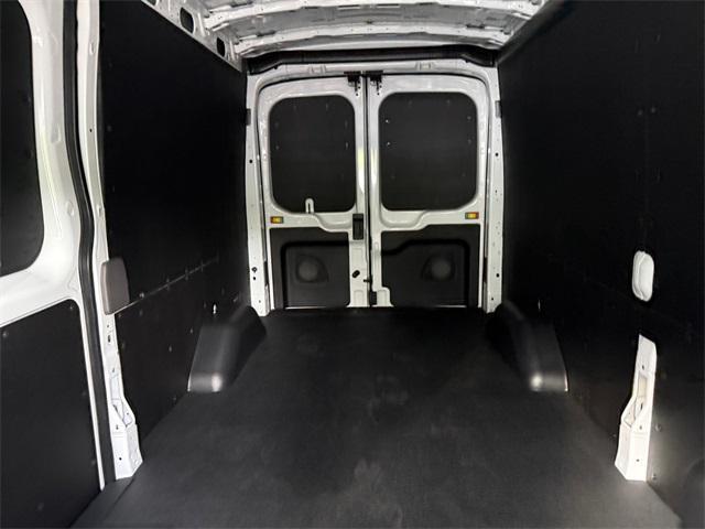 Photo of 2025 Oxford White Ford Transit-250