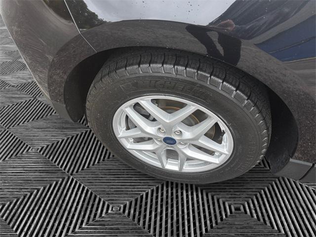 Photo of 2022 Agate Black Metallic Ford Edge