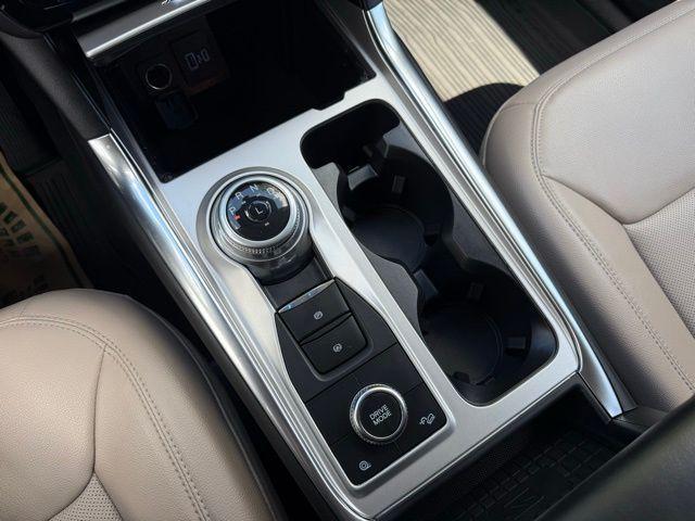 Photo of 2022 Agate Black Metallic Ford Explorer