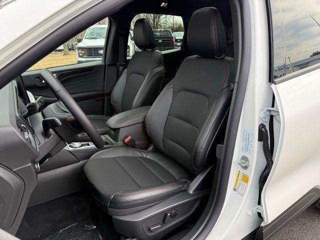 Photo of 2025 White Metallic Ford Escape