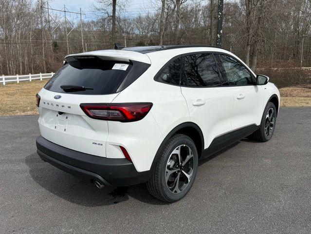 Photo of 2025 White Metallic Ford Escape