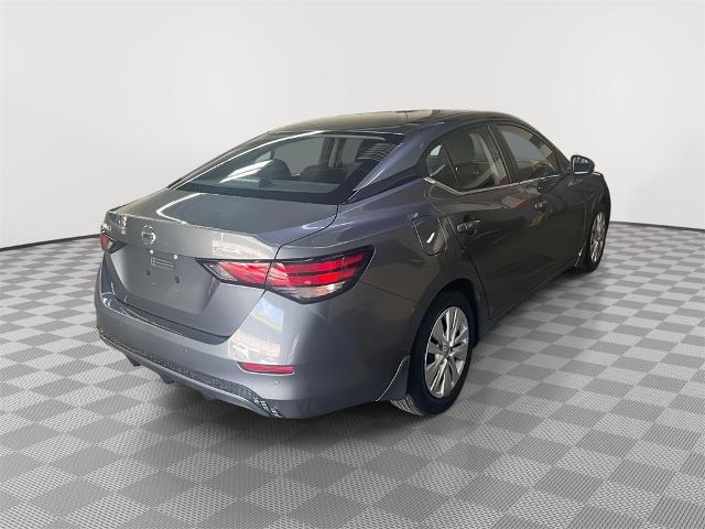 Photo of 2022 Gun Metallic Nissan Sentra