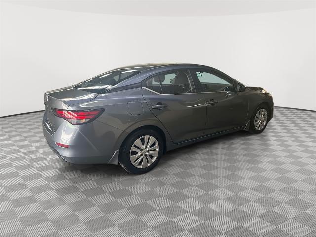 Photo of 2022 Gun Metallic Nissan Sentra
