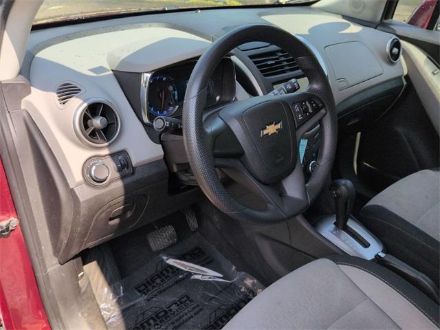 Photo of 2016 Crimson Metallic Chevrolet Trax