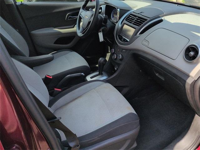 Photo of 2016 Crimson Metallic Chevrolet Trax