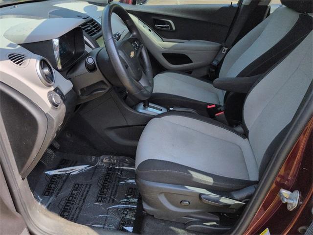 Photo of 2016 Crimson Metallic Chevrolet Trax