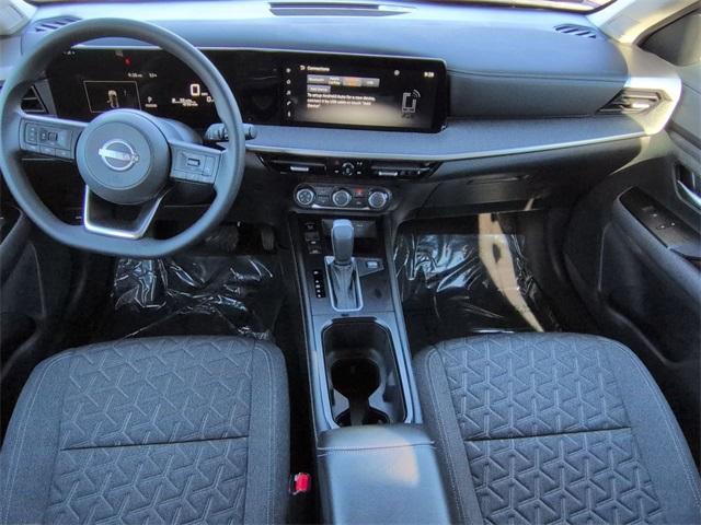 Photo of 2025 Scarlet Ember T Nissan Kicks