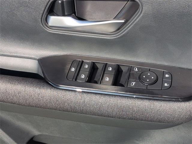 Photo of 2025 Scarlet Ember T Nissan Kicks