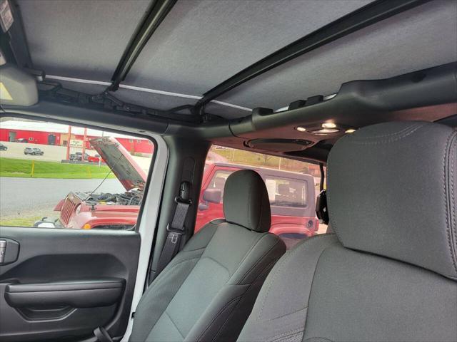 Photo of 2021 Bright White Clearcoat Jeep Wrangler