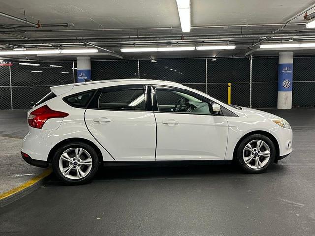 Photo of 2013 Oxford White Ford Focus