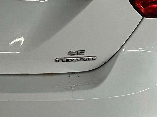 Photo of 2013 Oxford White Ford Focus