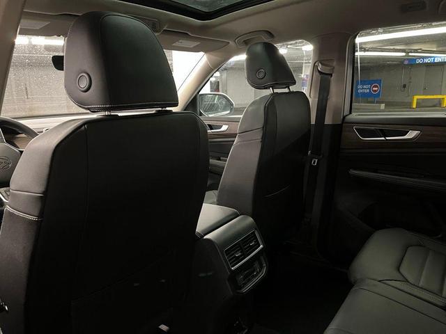 Photo of 2025 Opal White Pearl Volkswagen Atlas