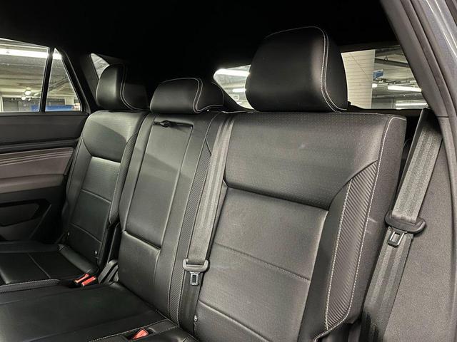 Photo of 2022 Platinum Gray Volkswagen Atlas Cross Sport