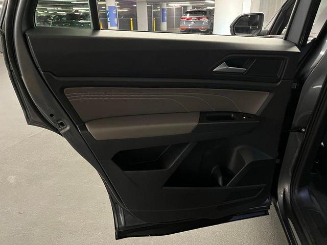 Photo of 2022 Platinum Gray Volkswagen Atlas Cross Sport