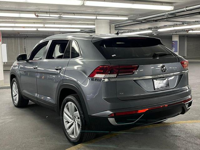 Photo of 2022 Platinum Gray Volkswagen Atlas Cross Sport