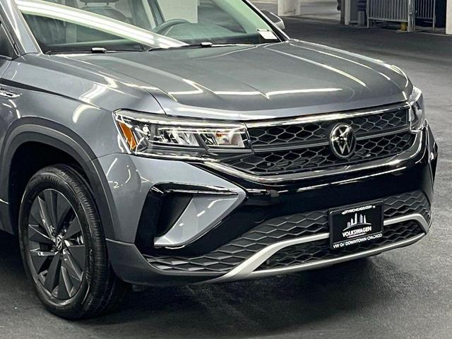Photo of 2023 Platinum Gray Metallic Volkswagen Taos