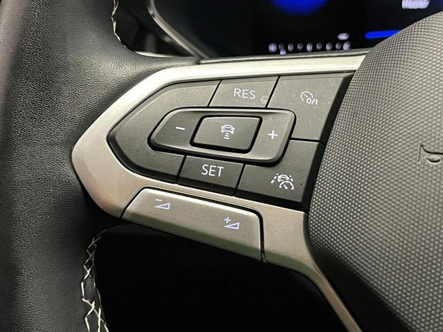 Photo of 2023 Platinum Gray Metallic Volkswagen Taos