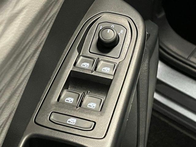 Photo of 2023 Platinum Gray Metallic Volkswagen Taos