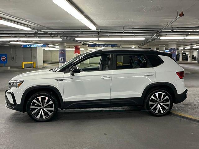 Photo of 2023 Pure White Volkswagen Taos