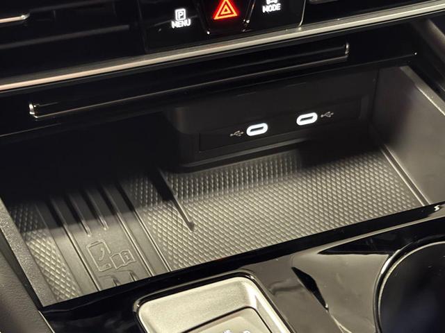 Photo of 2026 Deep Black Pearl Volkswagen Atlas Cross Sport