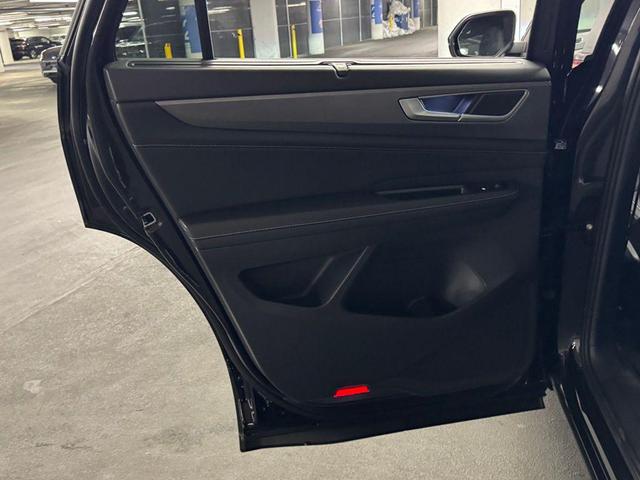 Photo of 2026 Deep Black Pearl Volkswagen Atlas Cross Sport