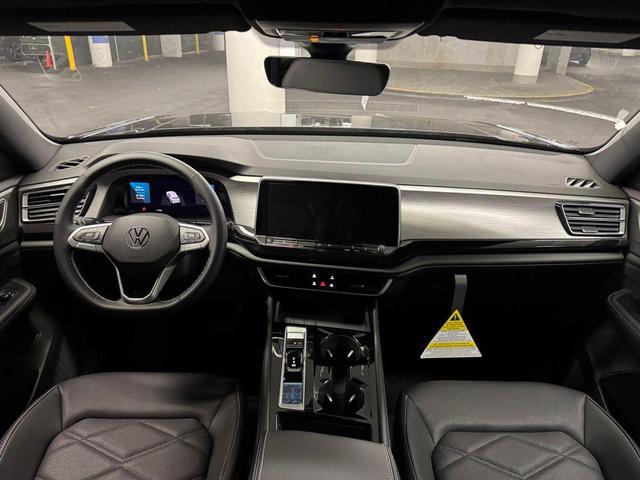 Photo of 2026 Deep Black Pearl Volkswagen Atlas Cross Sport