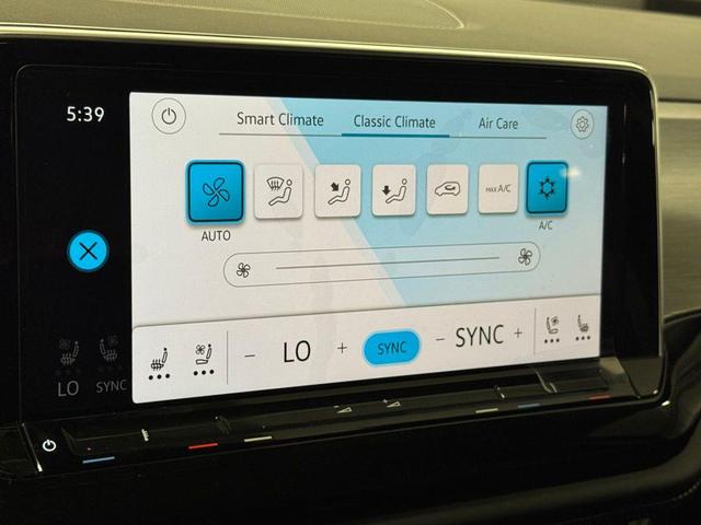 Photo of 2026 Deep Black Pearl Volkswagen Atlas Cross Sport