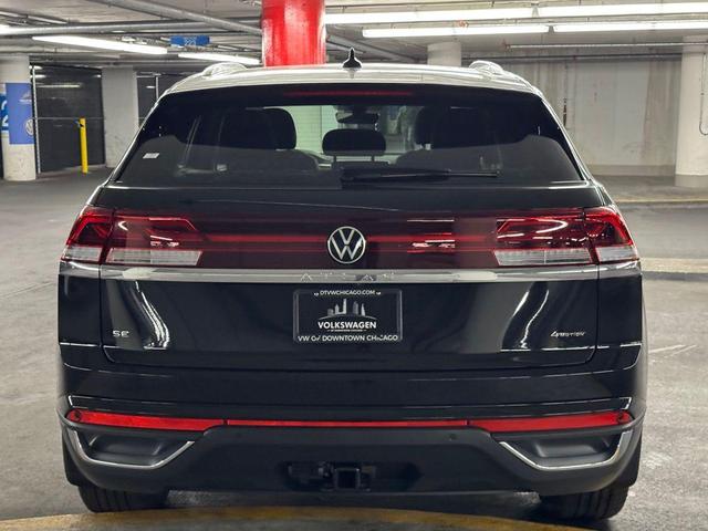 Photo of 2026 Deep Black Pearl Volkswagen Atlas Cross Sport