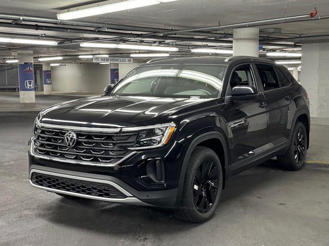 Photo of 2026 Deep Black Pearl Volkswagen Atlas Cross Sport