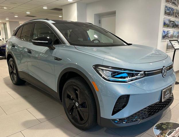 Photo of 2025 arctic blue metallic Volkswagen ID.4