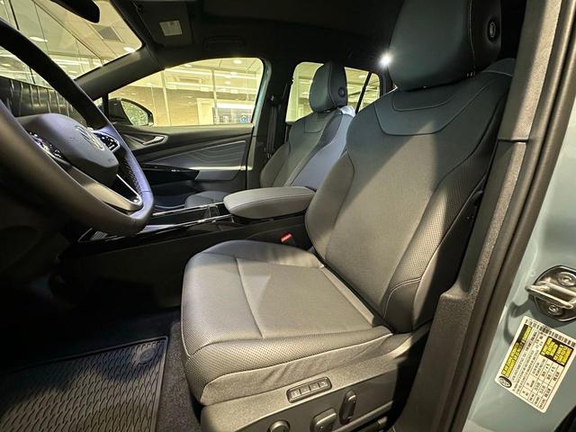 Photo of 2025 arctic blue metallic Volkswagen ID.4