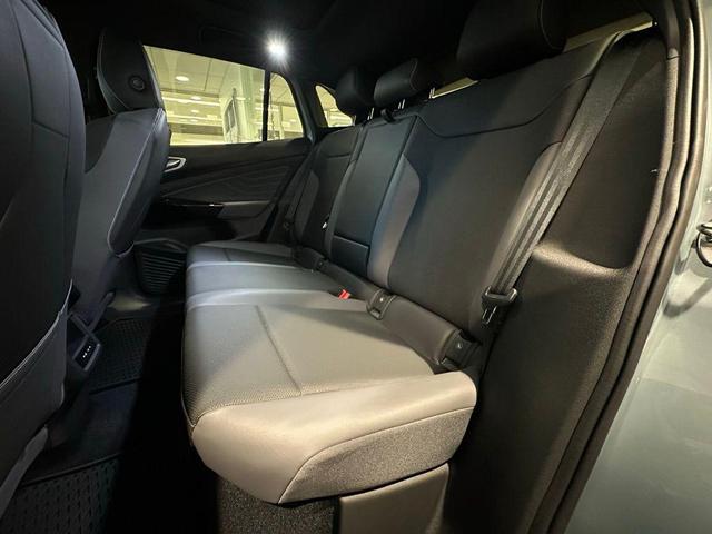 Photo of 2025 arctic blue metallic Volkswagen ID.4