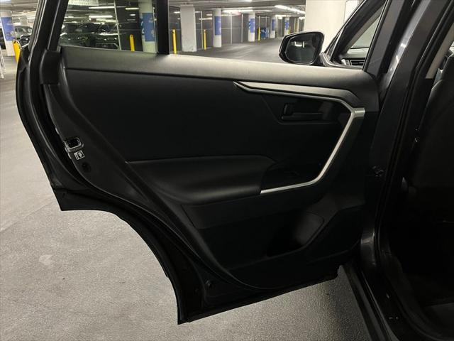 Photo of 2019 Magnetic Gray Metallic Toyota RAV4
