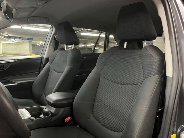 Photo of 2019 Magnetic Gray Metallic Toyota RAV4