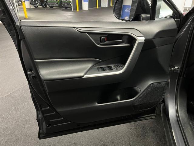 Photo of 2019 Magnetic Gray Metallic Toyota RAV4