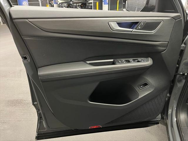 Photo of 2025 Gray Volkswagen Atlas Cross Sport